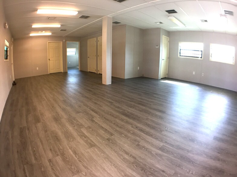 More Photos Of 4439 Pinemont Dr, Houston Land For Lease
