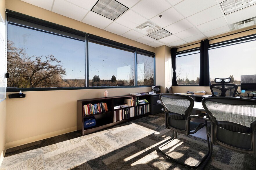 More Photos Of 2561 California Park Dr, Chico Office For Lease