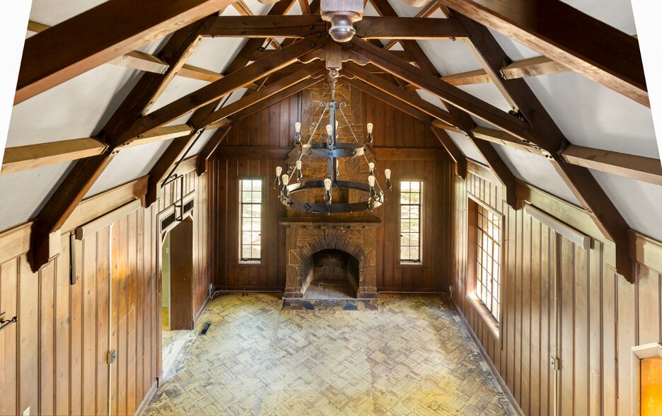 More Photos Of 7101 Miramar Blvd, Oklahoma City Specialty For Sale
