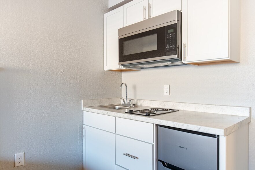 More Photos Of 218 W Hill, Valdosta Hotel For Sale