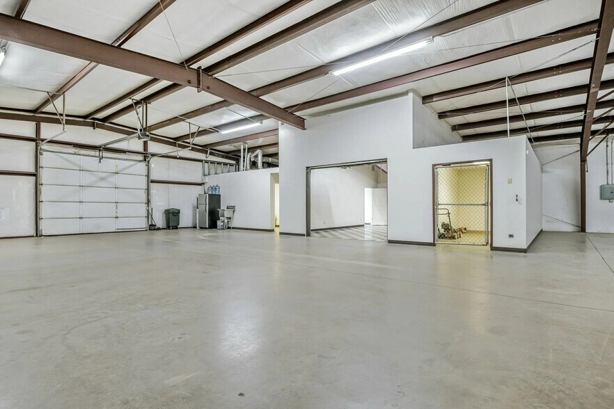 More Photos Of 5980 Arden Rd, Amarillo Warehouse For Lease