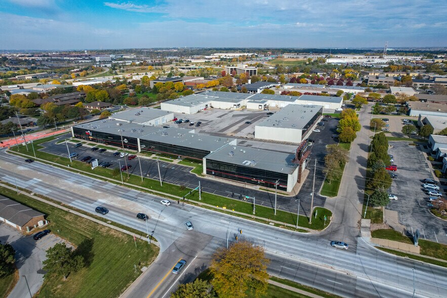 Primary Photo Of 11105-11147 Mockingbird Dr, Omaha Unknown For Lease