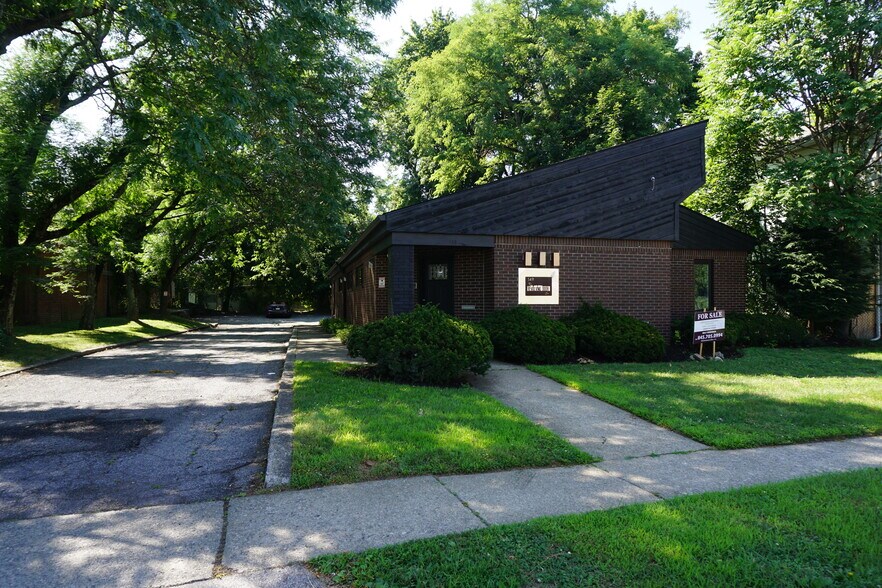 Primary Photo Of 149 S Grand Ave, Poughkeepsie Medical For Sale