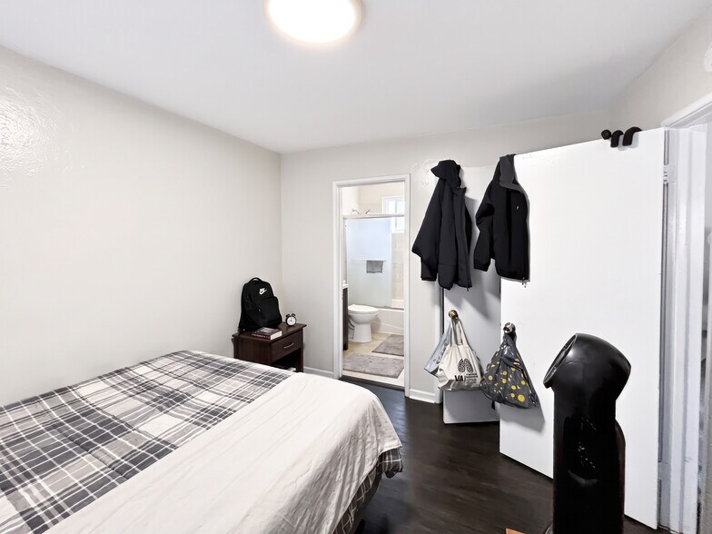 More Photos Of 460 S Buena Vista, San Jose Apartments For Sale