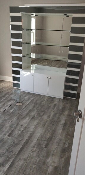 More Photos Of 514 E Bonneville Ave, Las Vegas Freestanding For Sale