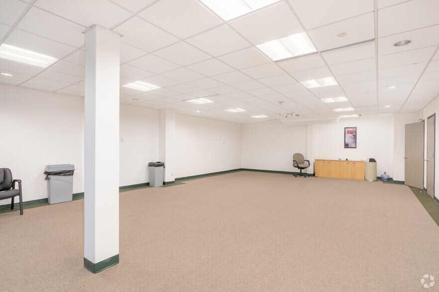 More Photos Of 23 Orchard Rd, Skillman Office For Lease