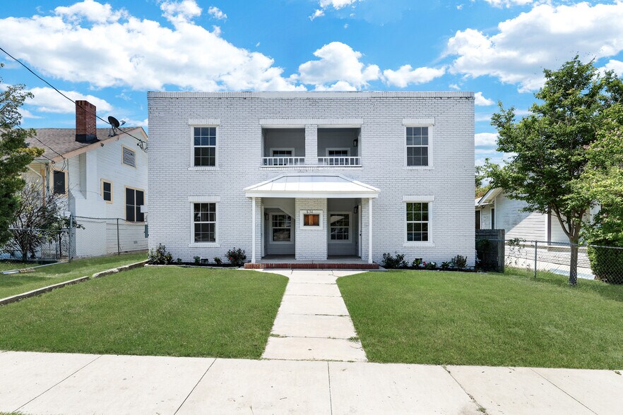 Primary Photo Of 834 W Russell Pl, San Antonio Apartments For Sale