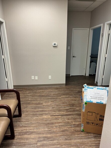 More Photos Of 911 Medical Centre Dr, Arlington Medical For Lease