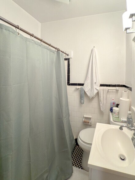 More Photos Of 153 Morton Ave, Athens Apartments For Sale