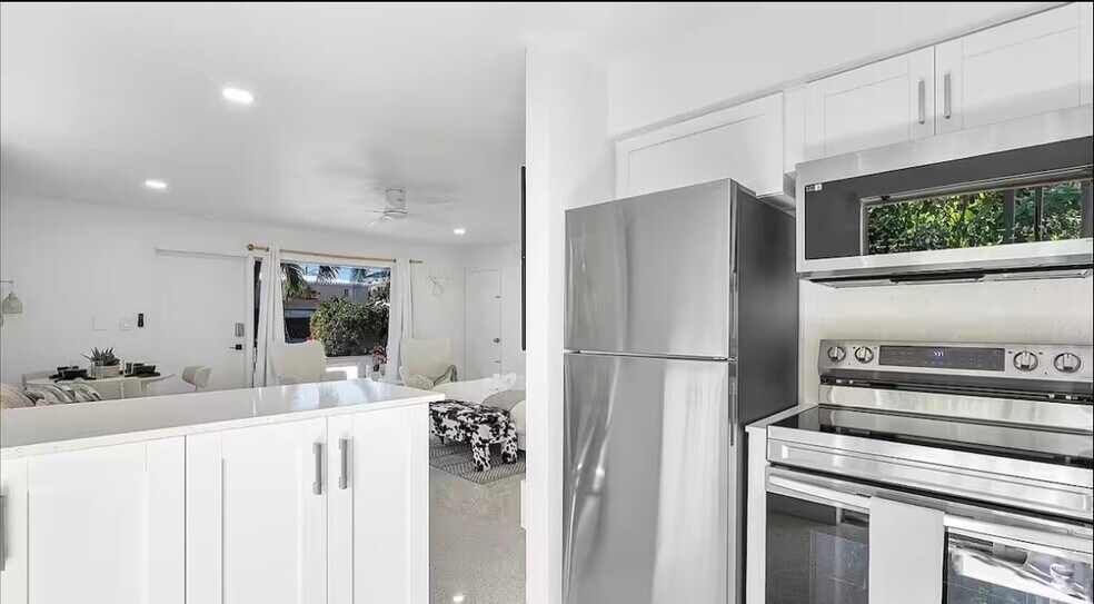 More Photos Of 333 Palm St, Hollywood Apartments For Sale