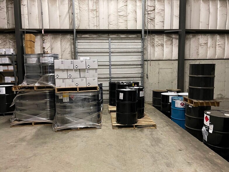 More Photos Of 17 Industrial Dr, Waterford Industrial For Sale
