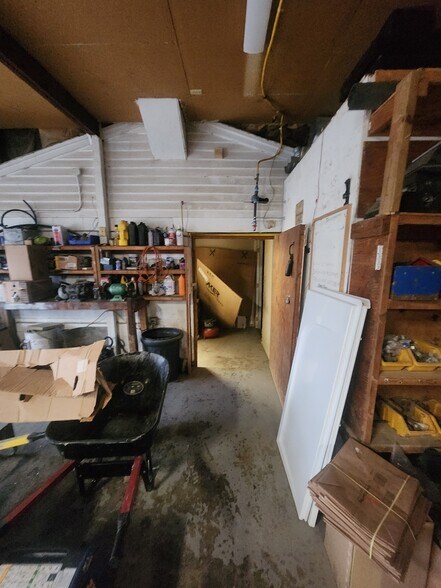 More Photos Of 217 Steedly Dr, Louisville Light Distribution For Sale