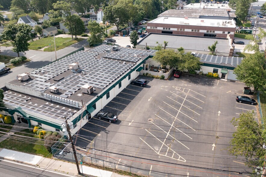 More Photos Of 275 Dixon Ave, Amityville Office For Sale