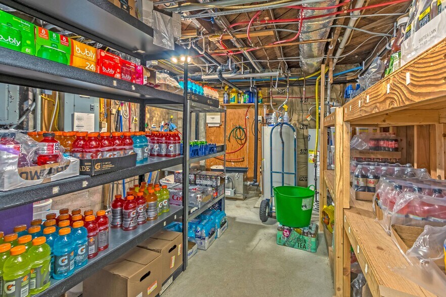 More Photos Of 35 Nehantic Dr, Niantic Storefront Retail Residential For Sale