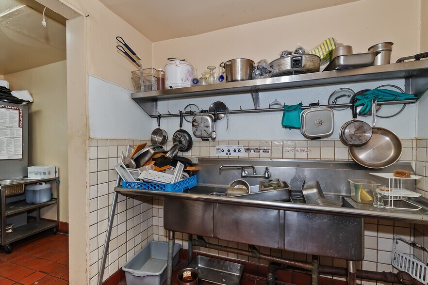 More Photos Of 41025 Big Bear Blvd, Big Bear Lake Restaurant For Sale