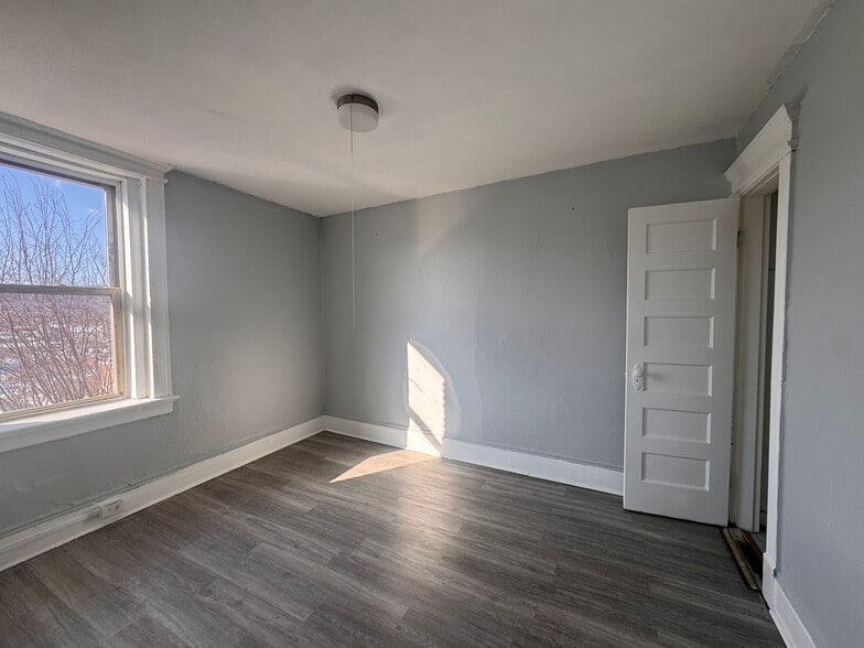 More Photos Of 48-50 Mitchell Ave, Waterbury Apartments For Sale