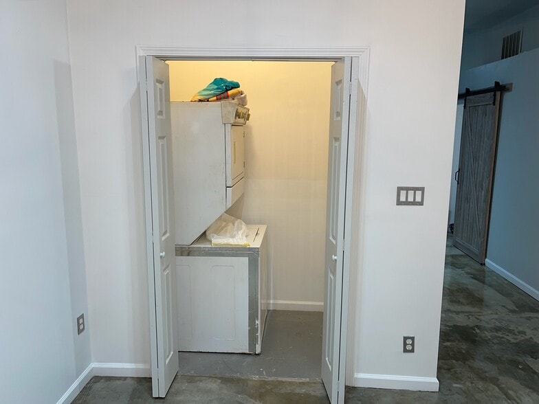 More Photos Of 555 Whitehall St SW, Atlanta Distribution For Lease