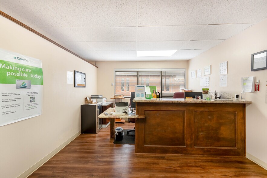 More Photos Of 5995-5997 Brockton Ave, Riverside Medical For Sale