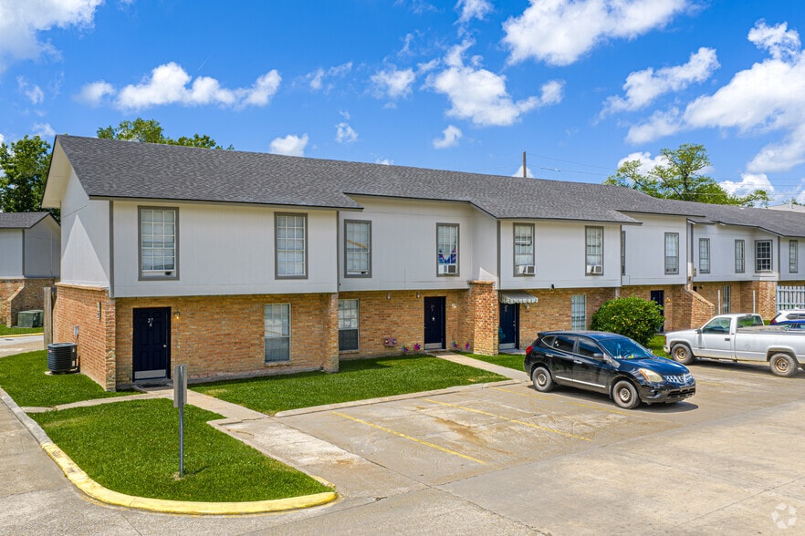 More Photos Of 150 Shady Arbors Cir, Houma Apartments For Sale