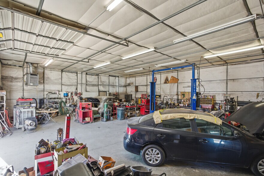 More Photos Of 1728 Old Central Rd, Central Industrial For Lease