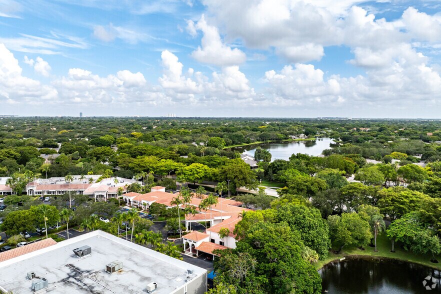More Photos Of 9633 W Broward Blvd, Plantation Medical For Sale