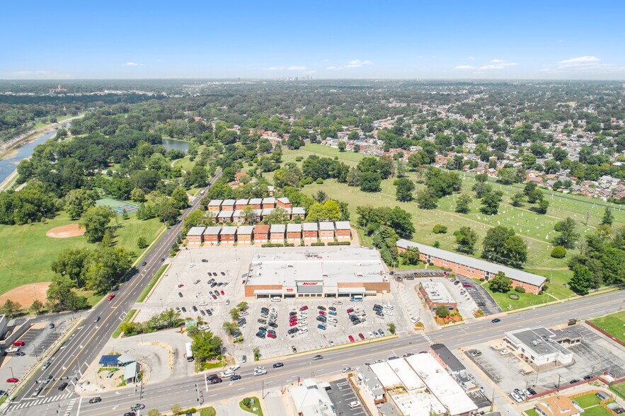 More Photos Of 7450 Hampton Ave, Saint Louis Freestanding For Sale