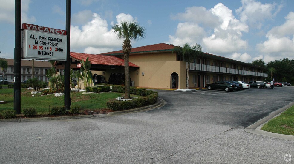 More Photos Of 4700 W Irlo Bronson Memorial Hwy, Kissimmee Hotel For Sale