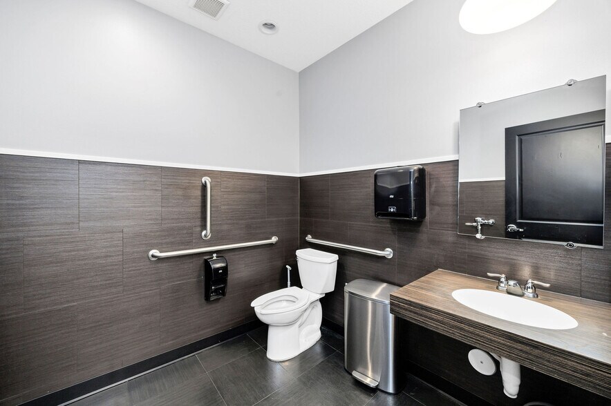 More Photos Of 1189 W 1700 N, Logan Warehouse For Lease