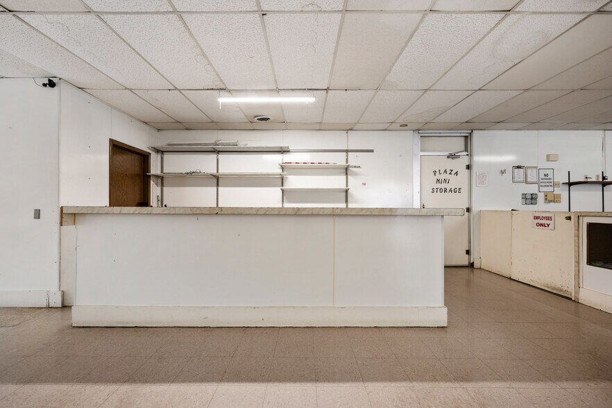 More Photos Of 416 State St, Trinidad Flex For Sale
