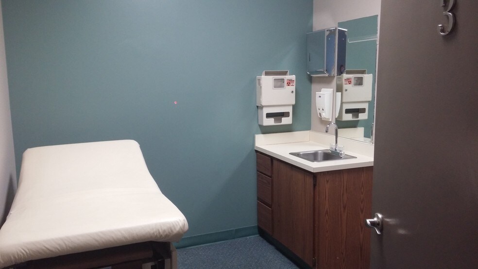 More Photos Of 8550-8565 N Silvery Ln, Dearborn Heights Medical For Sale