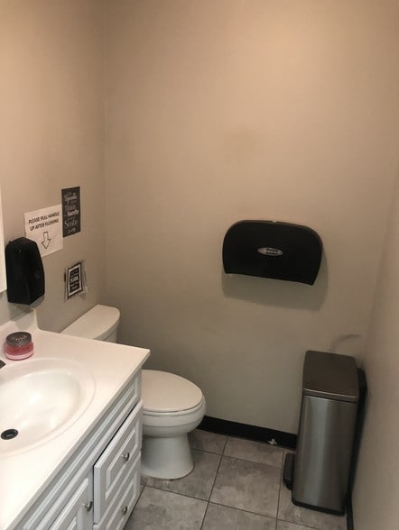 More Photos Of 13555 Automobile Blvd, Clearwater Medical For Lease