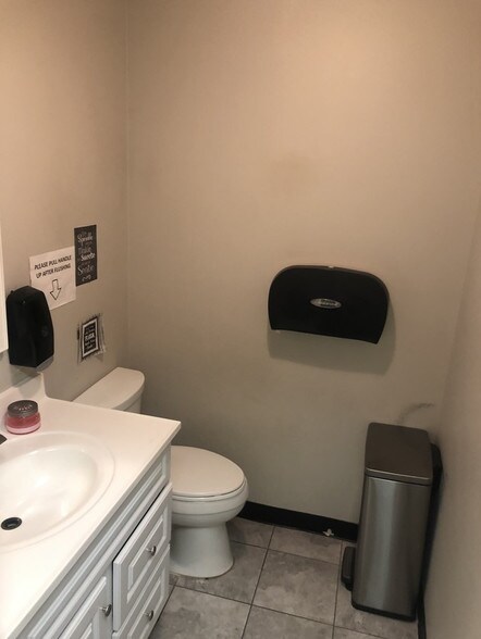 More Photos Of 13555 Automobile Blvd, Clearwater Medical For Lease