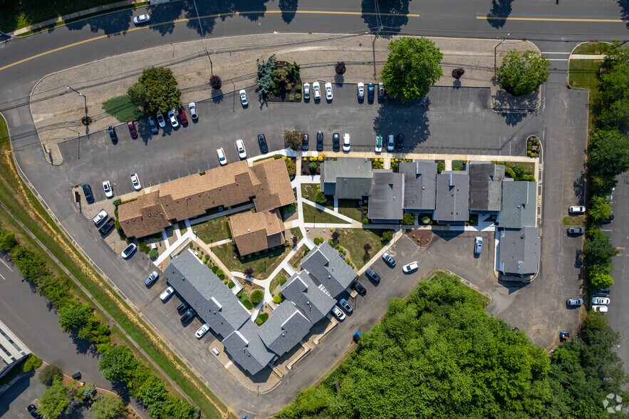 More Photos Of 515 Iron Bridge Rd, Freehold Medical For Sale