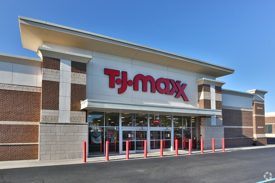 More Photos Of 828-850 Woods Crossing Rd, Greenville Unknown For Lease