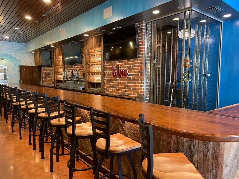 More Photos Of 412 Cleveland St, Clearwater Restaurant For Lease