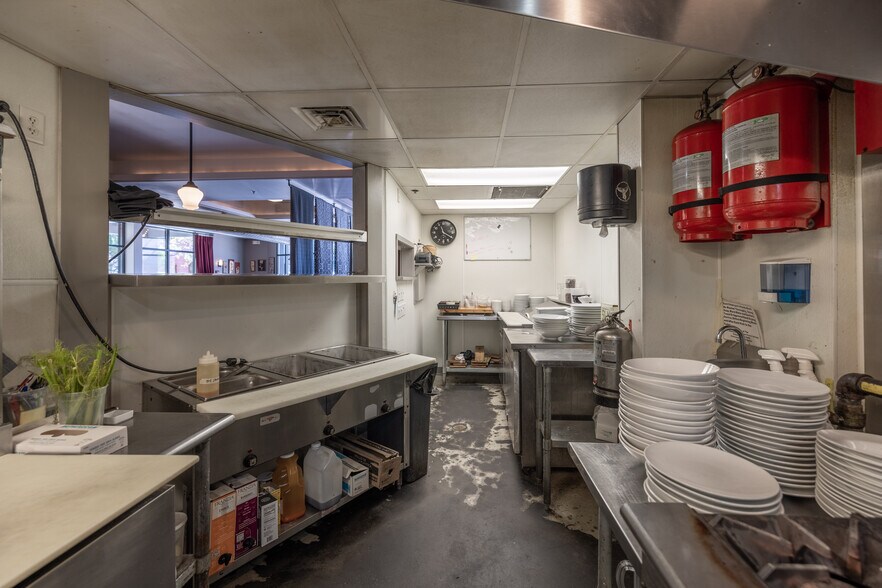 More Photos Of 743 Haywood Rd, Asheville Restaurant For Sale