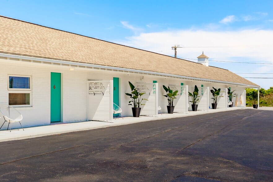 More Photos Of 741 Ocean Blvd, Rye Hotel For Sale