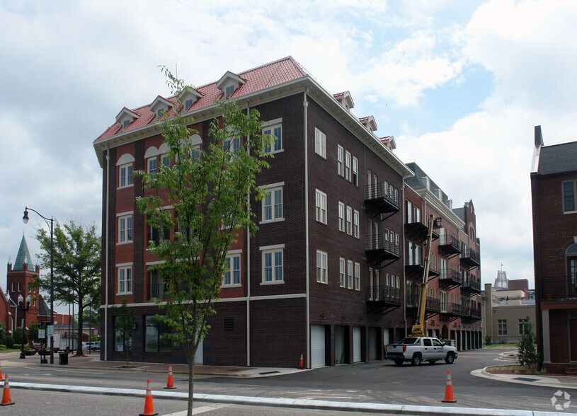 More Photos Of 311-345 Hay St, Fayetteville Apartments For Lease