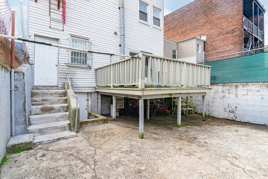More Photos Of 204 Parkhurst St, Newark Apartments For Sale