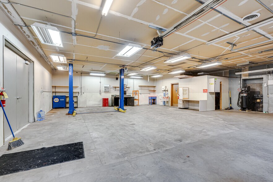 More Photos Of W7293 US Highway 10 114, Menasha Auto Dealership For Sale