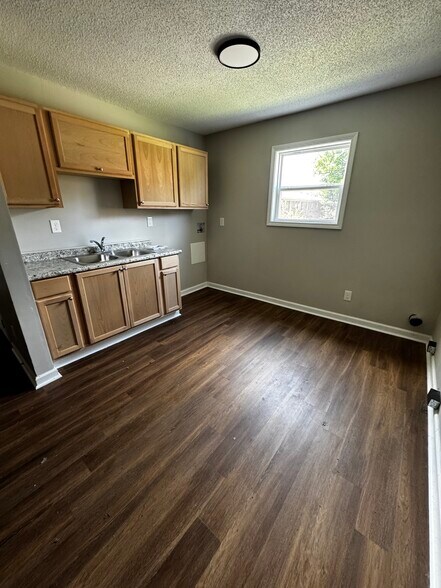 More Photos Of 2400 19th Ave N, Birmingham Apartments For Sale