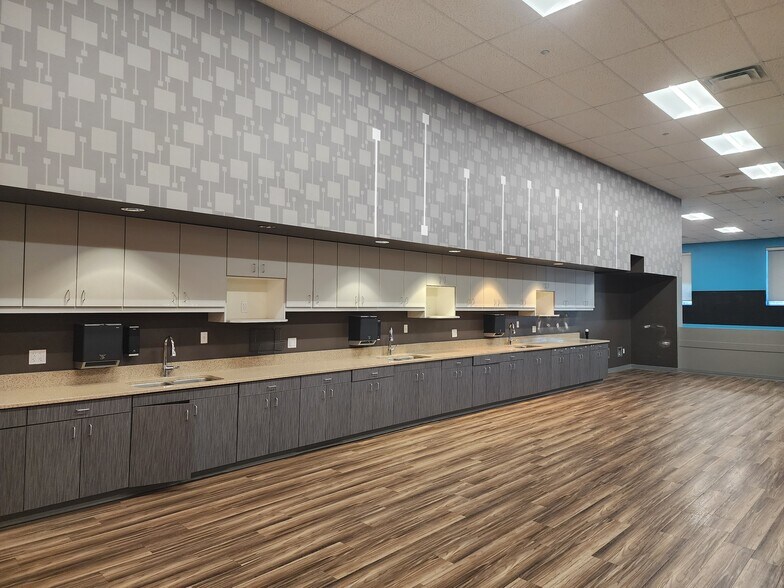 More Photos Of 7011 W Canal Dr, Kennewick Unknown For Lease