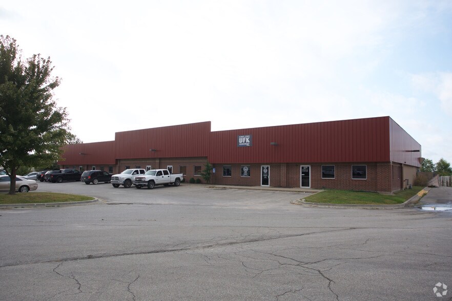 Primary Photo Of 19441-19465 W 151st Ter, Olathe Flex For Lease