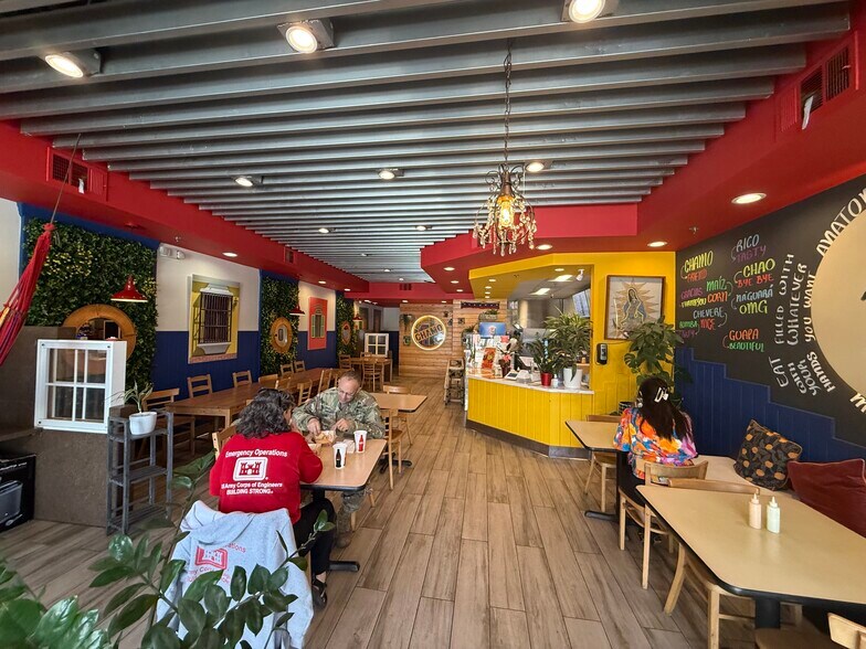 More Photos Of 950 E Colorado Blvd, Pasadena Restaurant For Lease