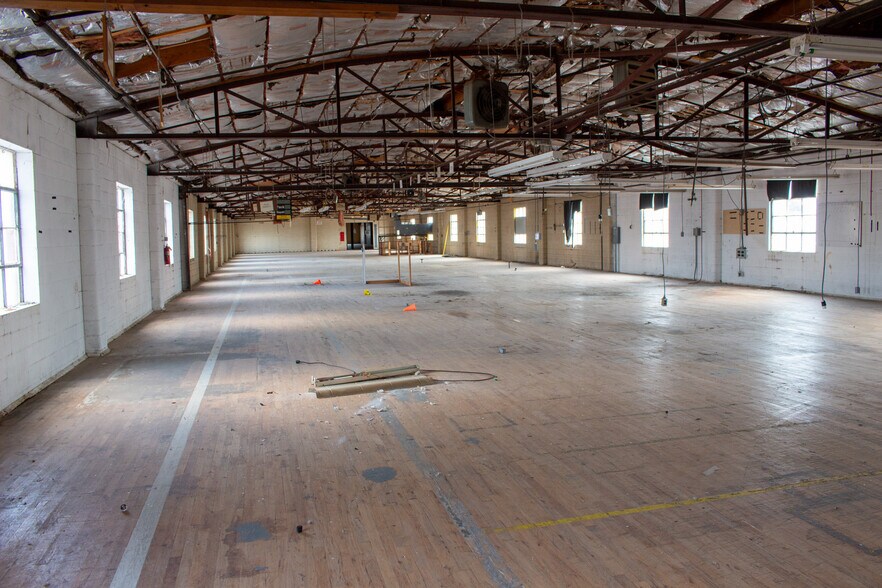 More Photos Of 1224 Mill St, Jasper Manufacturing For Lease