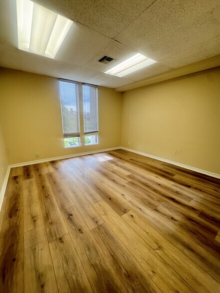 More Photos Of 1101 Dove St, Newport Beach Office For Lease