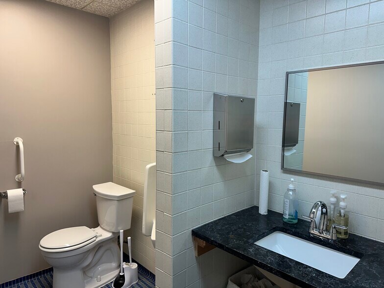 More Photos Of 101 S Schanck Ave, Pen Argyl Medical For Lease