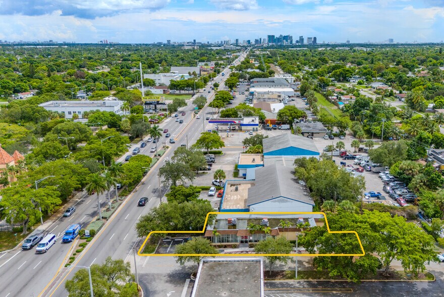 More Photos Of 3740 W Broward Blvd, Fort Lauderdale General Retail For Sale