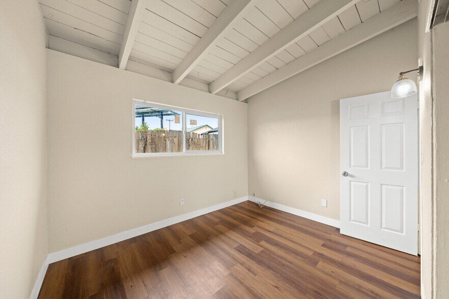 More Photos Of 2605 Albatross Way, Sacramento Apartments For Sale