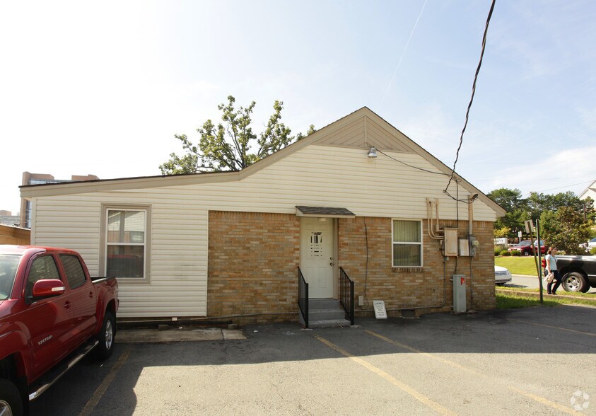 More Photos Of 4324 W Markham St, Little Rock Office For Sale